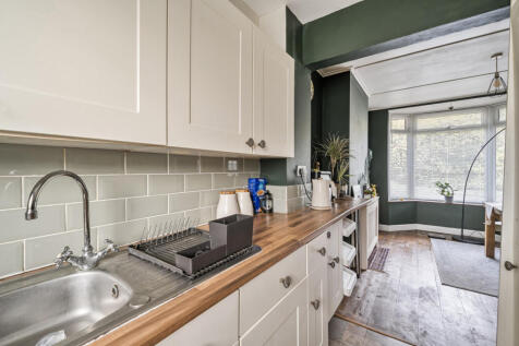 1374279-11-690cc1...