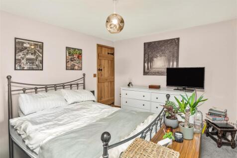 34 Queens Street, Middleton Cheney-16.jpg