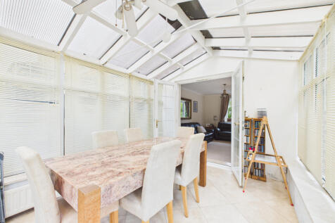 CAM02909G0-PR0424-STILL021