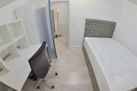 Harold Terrace, Hyde Park, Leeds, LS6 photo 5