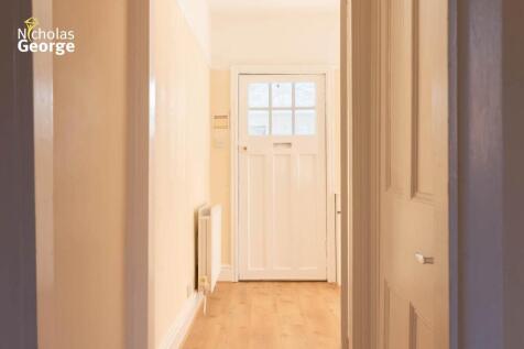 Avenue rd 8 door.jpg