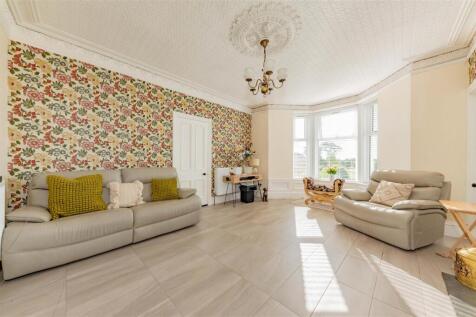 1 Rowan Cottage Barry-8.JPG