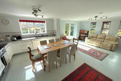 Dining area.jpg