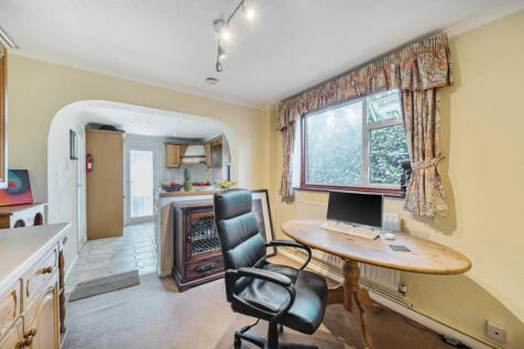 1310857-9-68554d2...