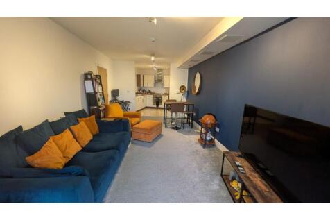 Lounge / Kitchen