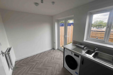 35 Buzzard Rise, Lydney, GL15 photo 4