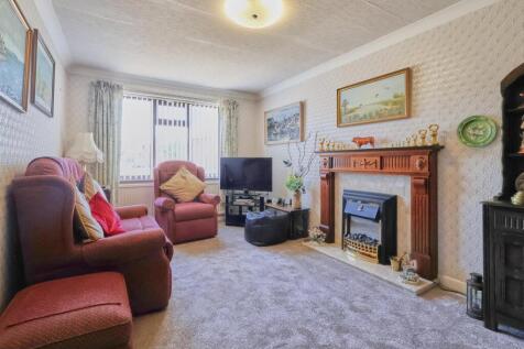 Lounge Dining Room to front