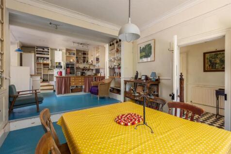 Undercliffe 1 Kitchen Dining Room-3.jpg