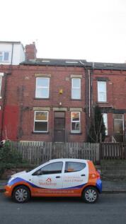 2-bed terraced on Sandhurst Avenue, Harehills, Leeds, £695/mo