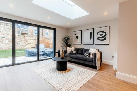 5 bed, 4 bath Town House in Edinburgh - Photo 6