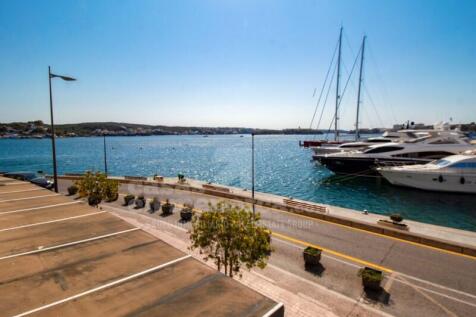 Flat in the port of Mahon