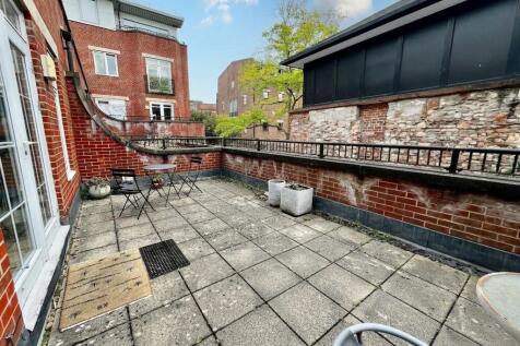 City Centre, Golden Lion Court, BS1 photo 4