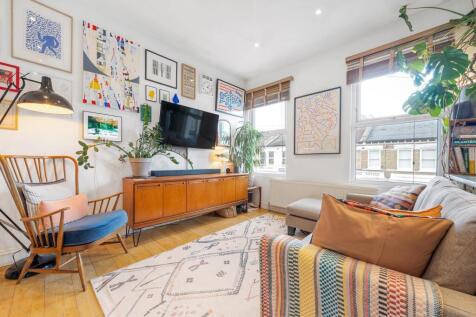 Open-plan kitchen/reception (2)