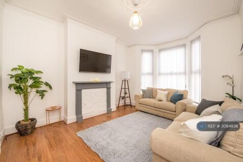 3-bed terraced on Garmoyle Road, Liverpool, L15, £1,150/mo