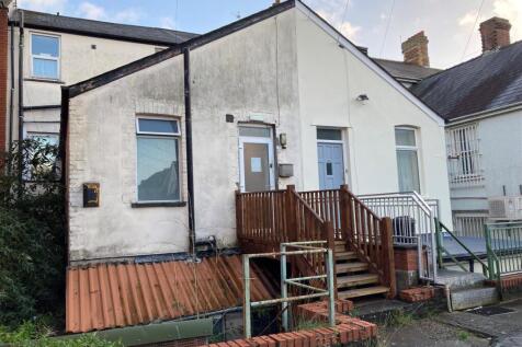 Flat 1, 95 Holton Road - outside.jpg
