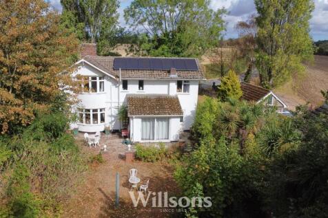 Mature Landscaped Gardens