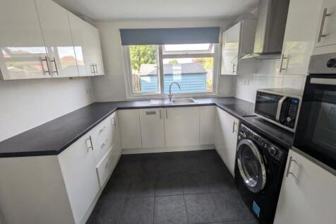 Slade Road, Ryde, Isle Of Wight, PO33 photo 3