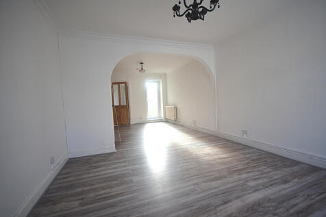 Three bedroom house to rent Netley Road, Ilford I