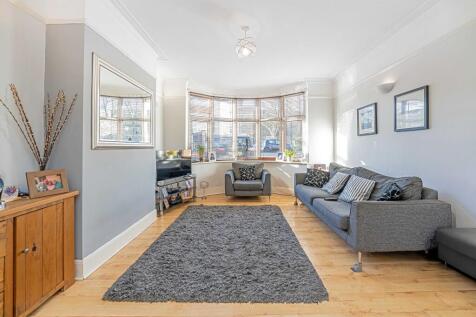 111b Wood Lane, Isleworth, Middlesex, TW7 5EG