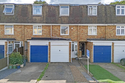 Romford, RM3 - property photo