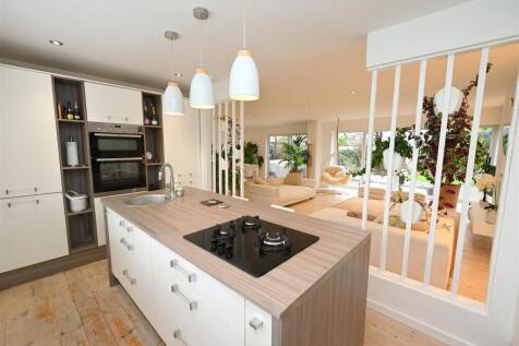 kitchen (2).jpg