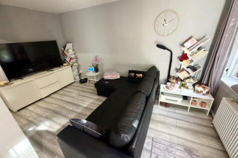 Bramble Close, Stanmore, HA7 photo 4