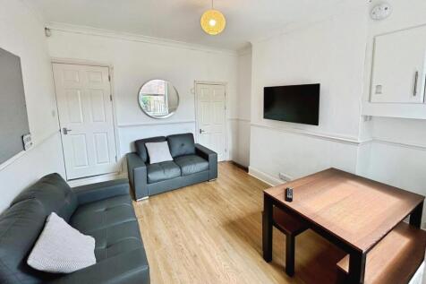 4-bed house on 11 Khartoum Road, Ecclesall, £429/mo