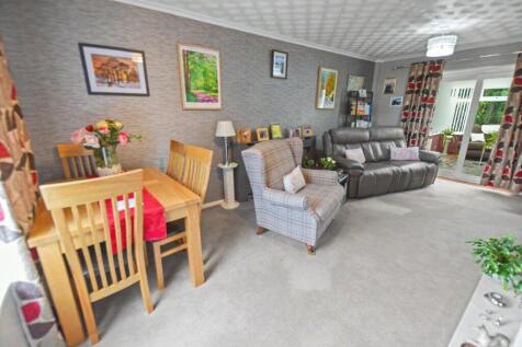 Dining Area/ Lounge
