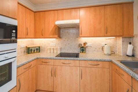 28 Wombrook Court - Kitchen.jpg