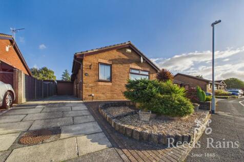 Leyland, PR25 - property photo