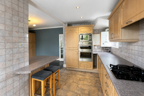 Rectory Road, Grays, Essex, RM17 photo 4