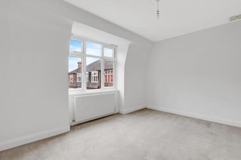 01-a98fJHPropWorld - 18 Fountain Court - 2.jpg