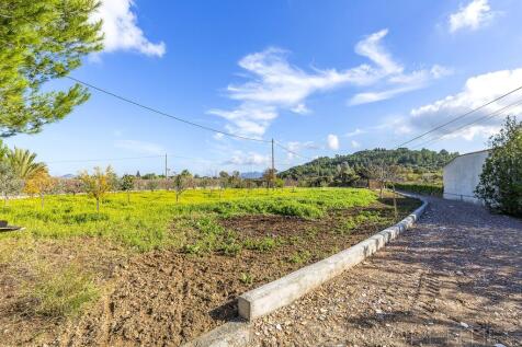 BEAUTIFUL VILLA IN THE COUNTRYSIDE OF POLLENSA FOR SALE 