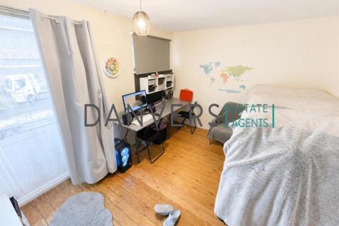 Balisfire Grove, Leicester photo 4
