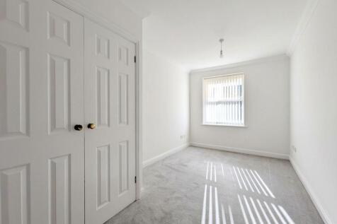 Bowes Close, Horsham, RH13 photo 4