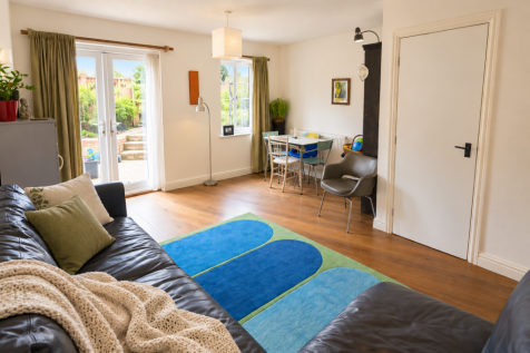 3 bedroom Semi Detached for rent