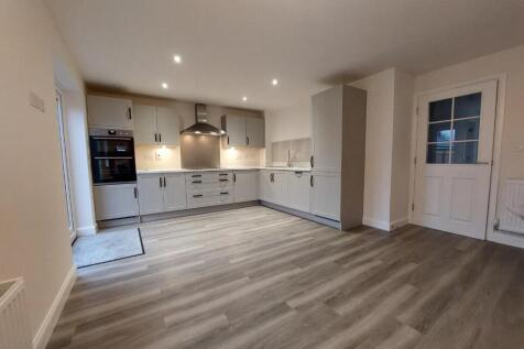 Campion Way, Henhull photo 5