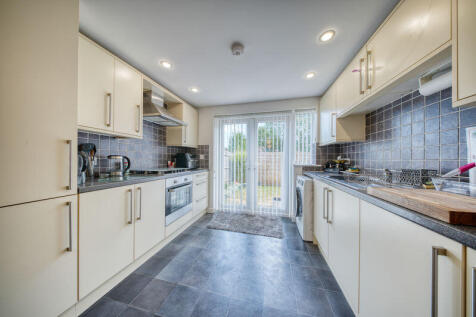 Kitchen Pic 1