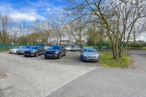 COMMUNAL PARKING