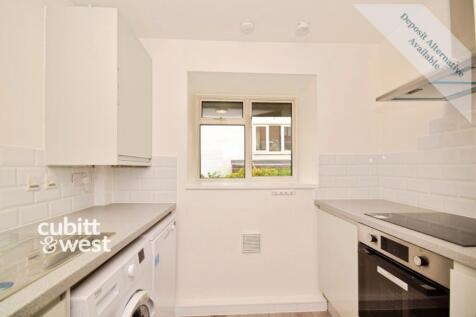 Aveling Close, Purley CR8 photo 3