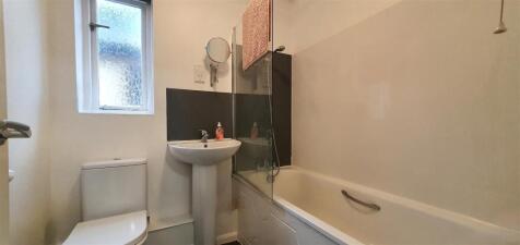 Bathroom - 5 Perne Avenue.jpg
