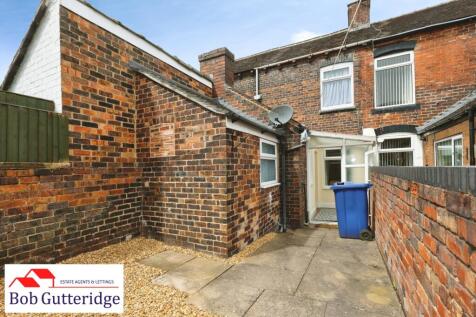 ENCLOSED REAR YARD