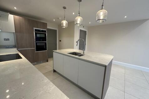 Moss Lane, Bramhall photo 3