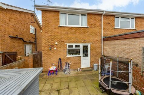 7 Denton Court, Burton Latimer-6.jpg