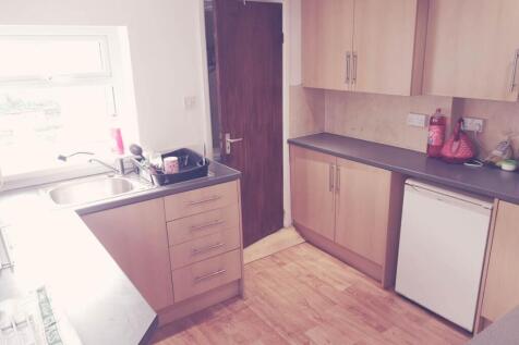 Strathnairn Street , Cathays, Cardiff photo 3