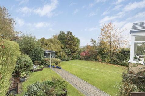 STUNNING PRIVATE GARDEN