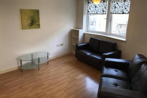 8 Royal Quay - Living room.JPG