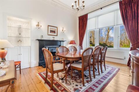 4 bed, 2 bath Detached in Glasgow - Photo 7