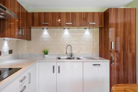 06 - Kitchen 2.jpg