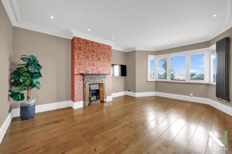 Hale Lane, Mill Hill, NW7 photo 2
